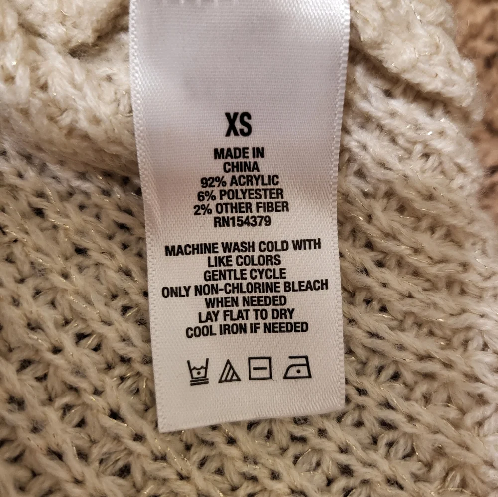 Womens Aeropostale sweater - Picture 4 of 4